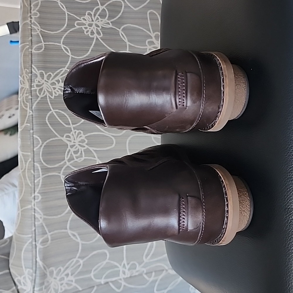 Merrell Brown Booties - Picture 4 of 12
